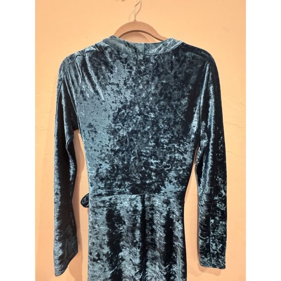 BCBG Maxazria Crushed Velvet Long Sleeve Wrap Dress Blue Size Medium - Picture 8 of 12
